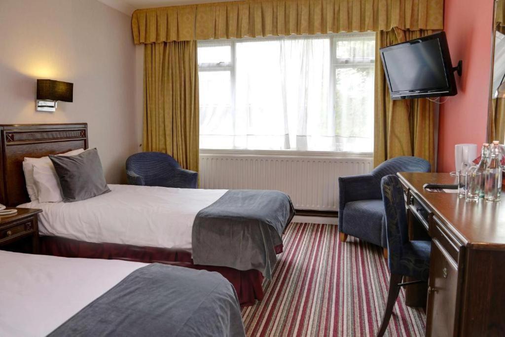 The Rose & Crown Hotel Tonbridge Esterno foto