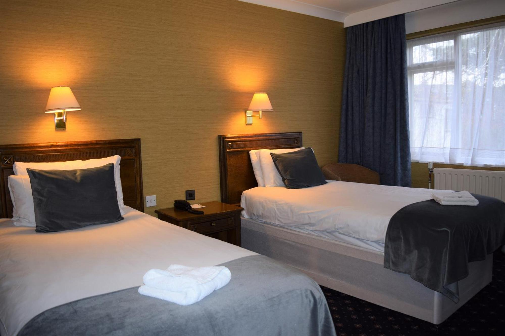 The Rose & Crown Hotel Tonbridge Esterno foto